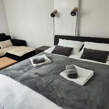 アパートホテル Milano **** Brzeće